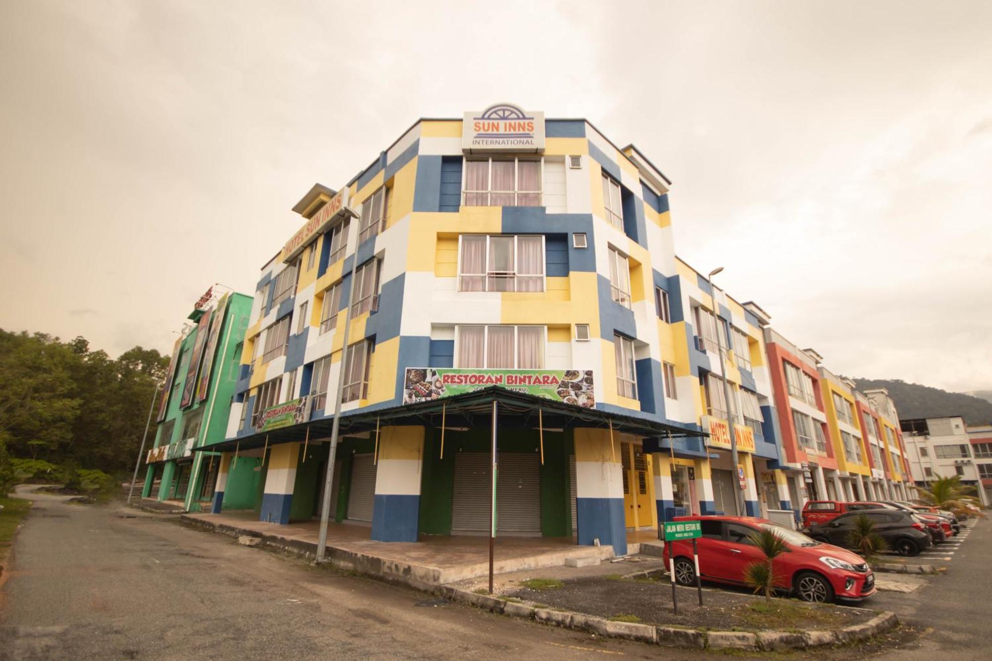 Sun Inns Hotel Meru Raya Chemor Exterior foto